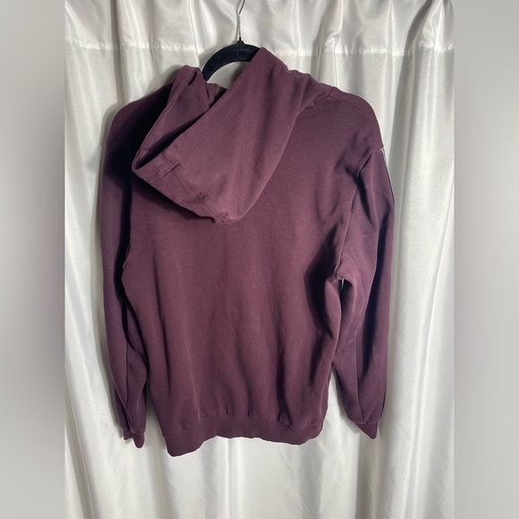 Calvin Klein Men's Purple Sweater Size M Hoodie Kangaroo Pockets Logo Sleeves - Picture 2 of 7